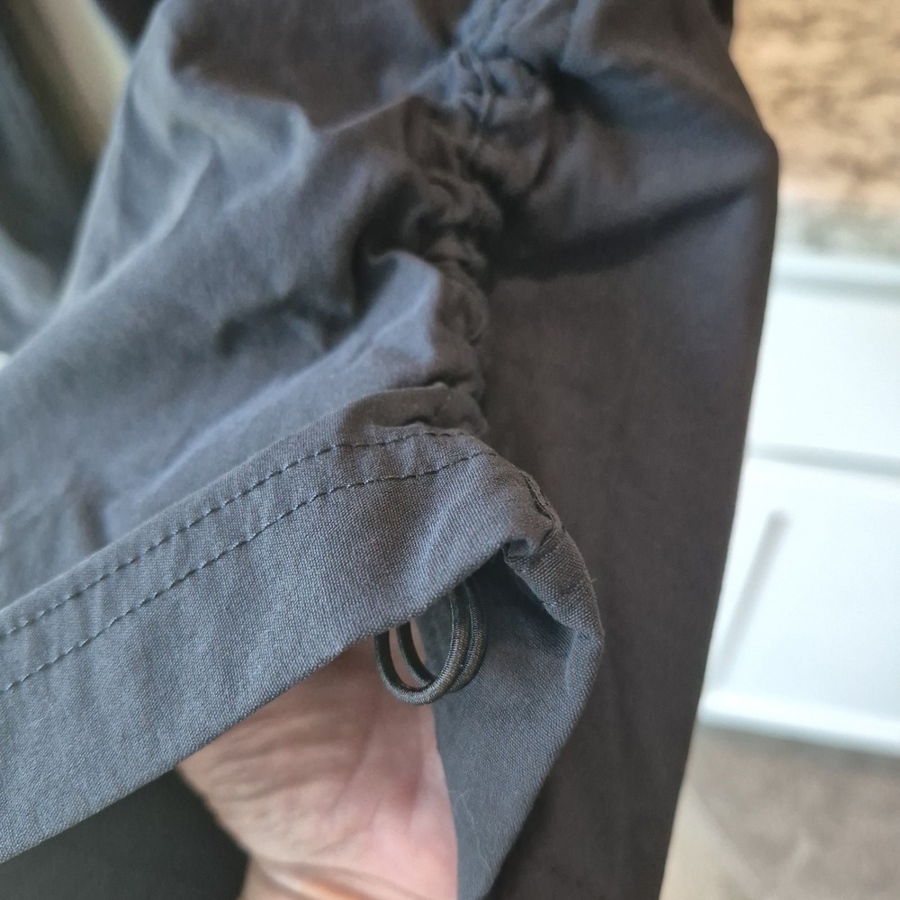 Eddie Bauer Cropped Hiking Pants Womens Size 12 Ruched Legs Black - Picture 7 of 12